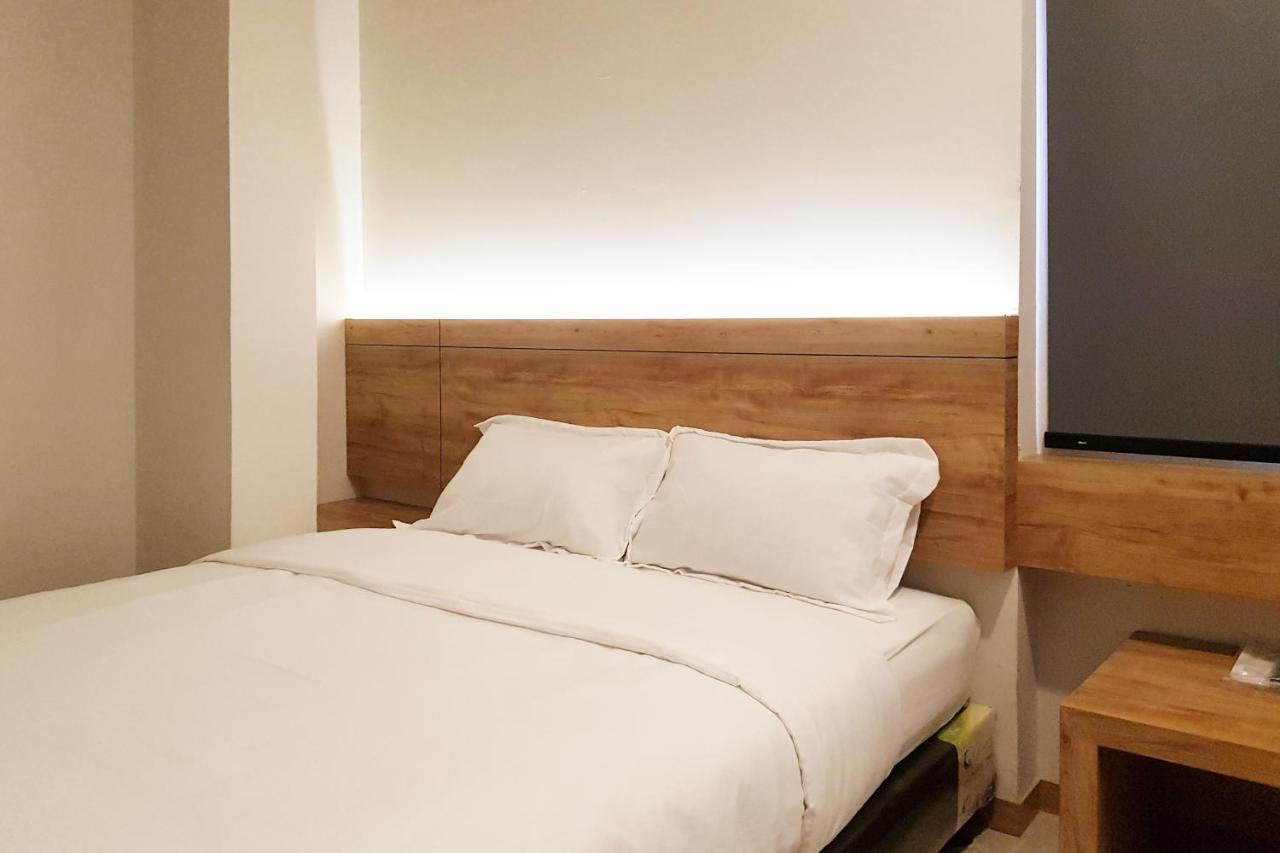 Oyo 90015 Platinum Guest House Medan Buitenkant foto